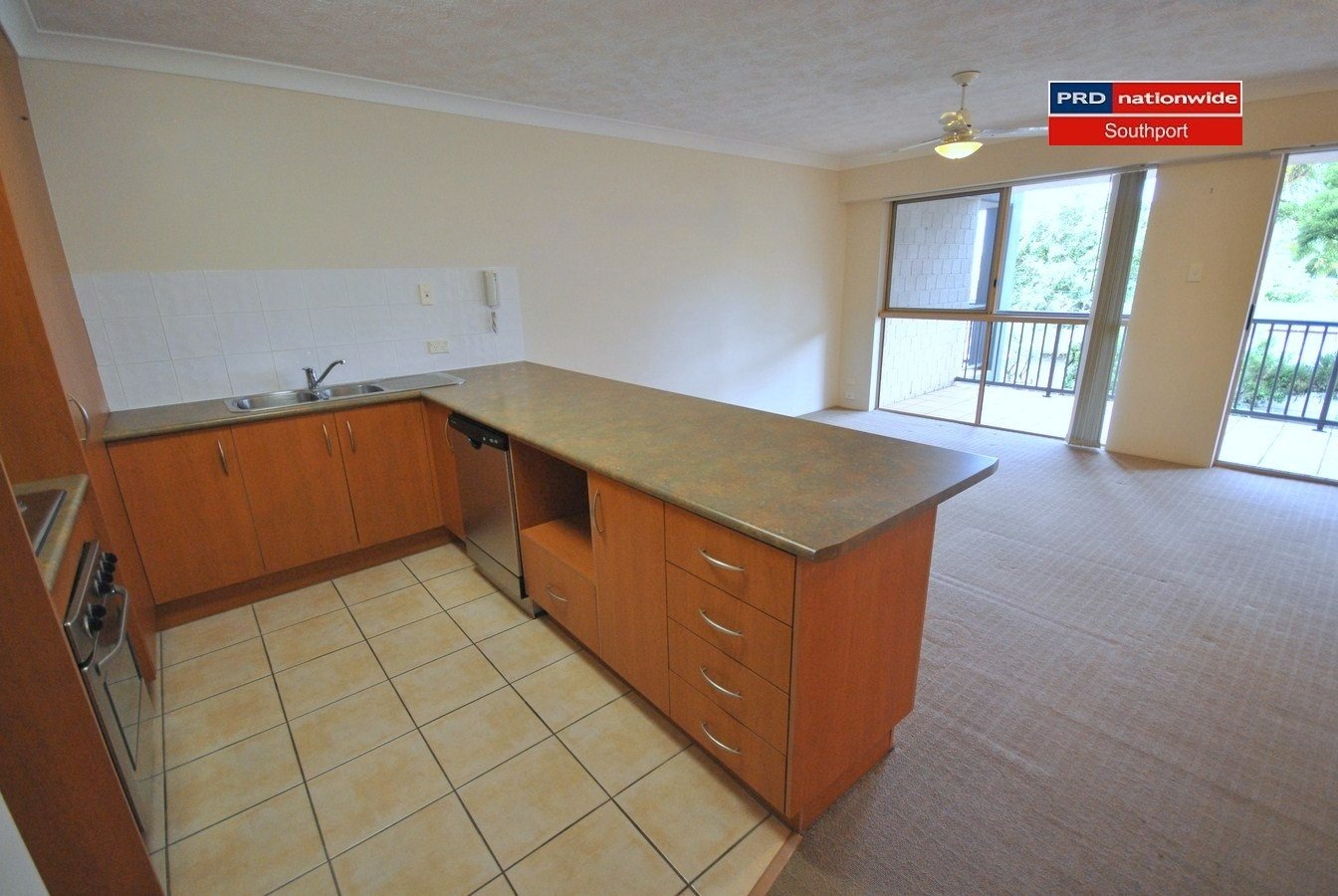 6/25 Walton Street SOUTHPORT 12