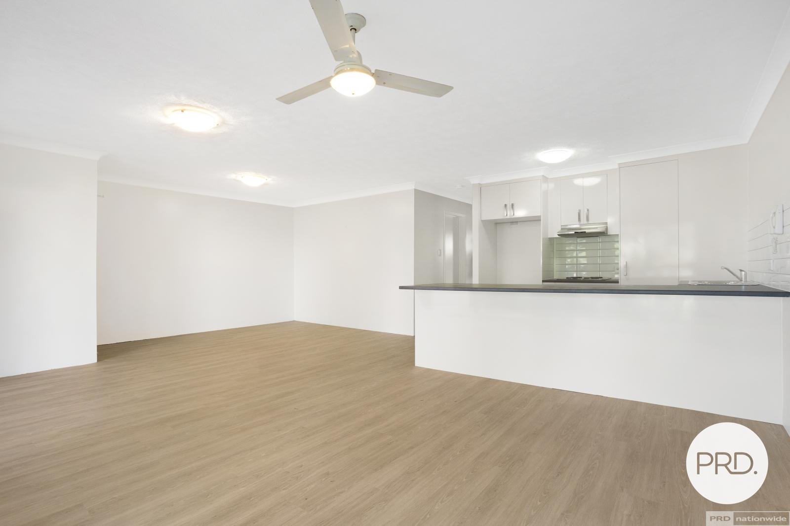 6/25 Walton Street SOUTHPORT 2