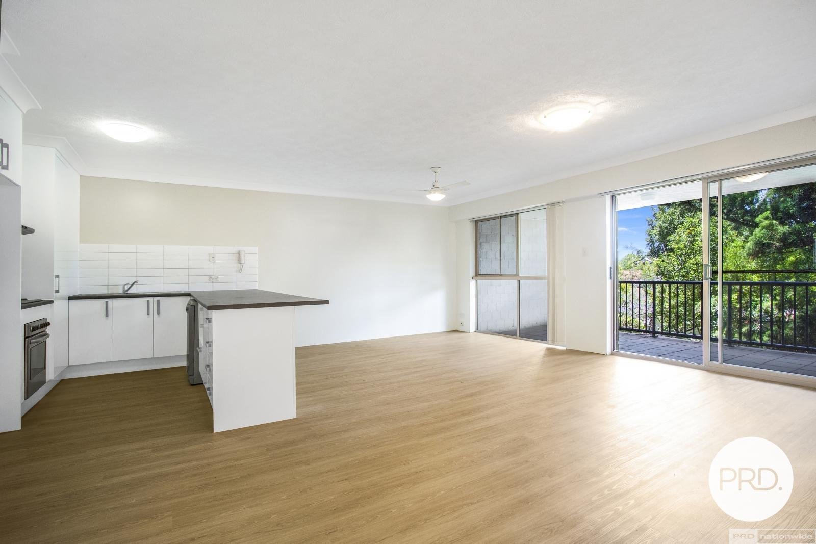 6/25 Walton Street SOUTHPORT 4