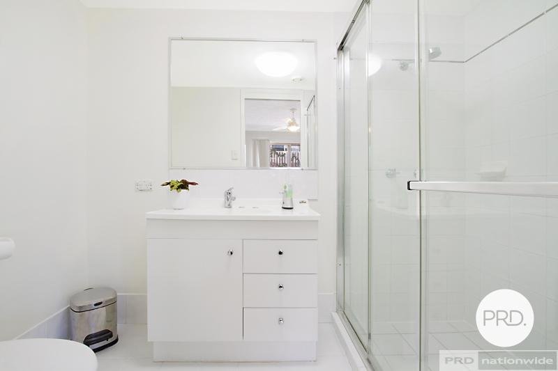 6/25 Walton Street SOUTHPORT 9