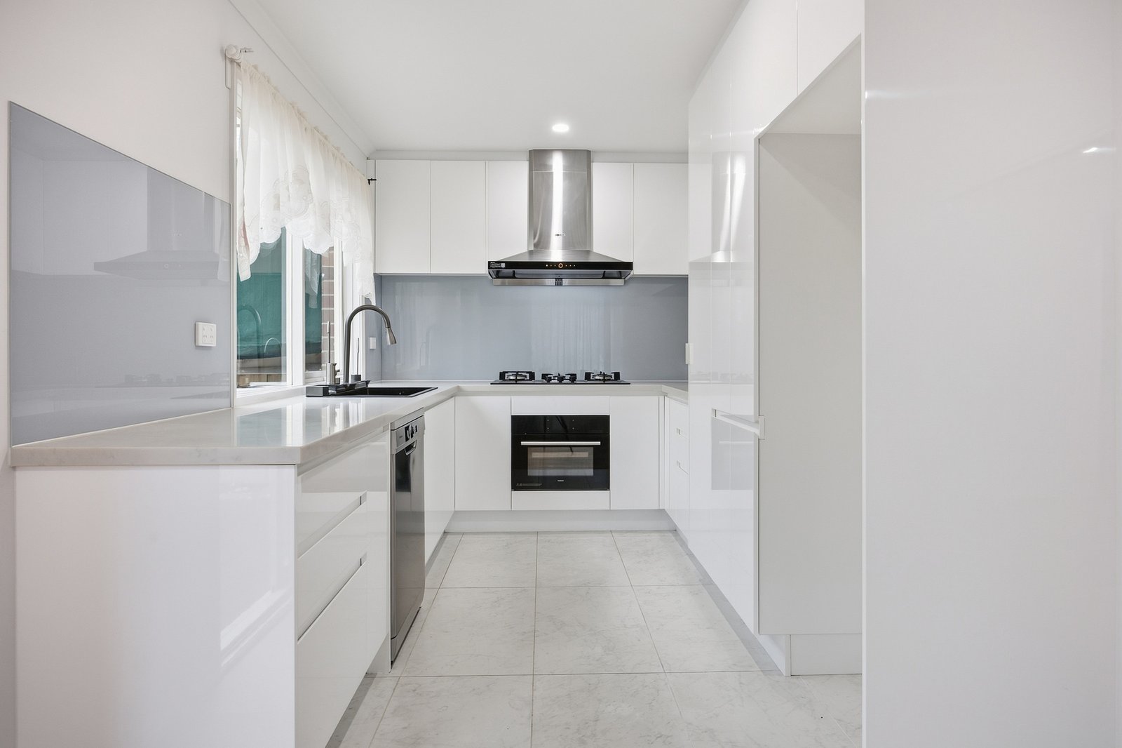 Gallery: 6/262-272 Poath Road