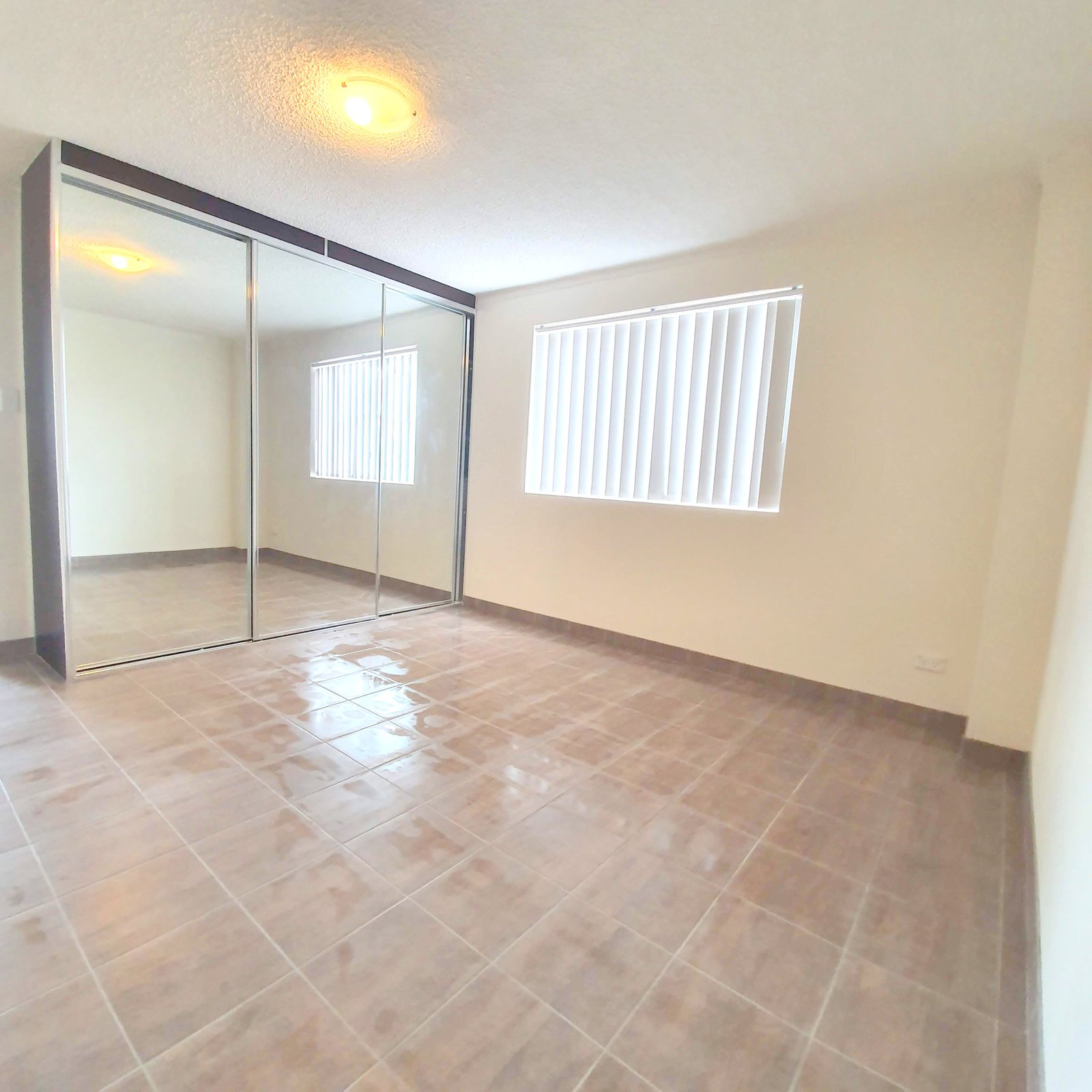 6/26A Speed Street LIVERPOOL 5