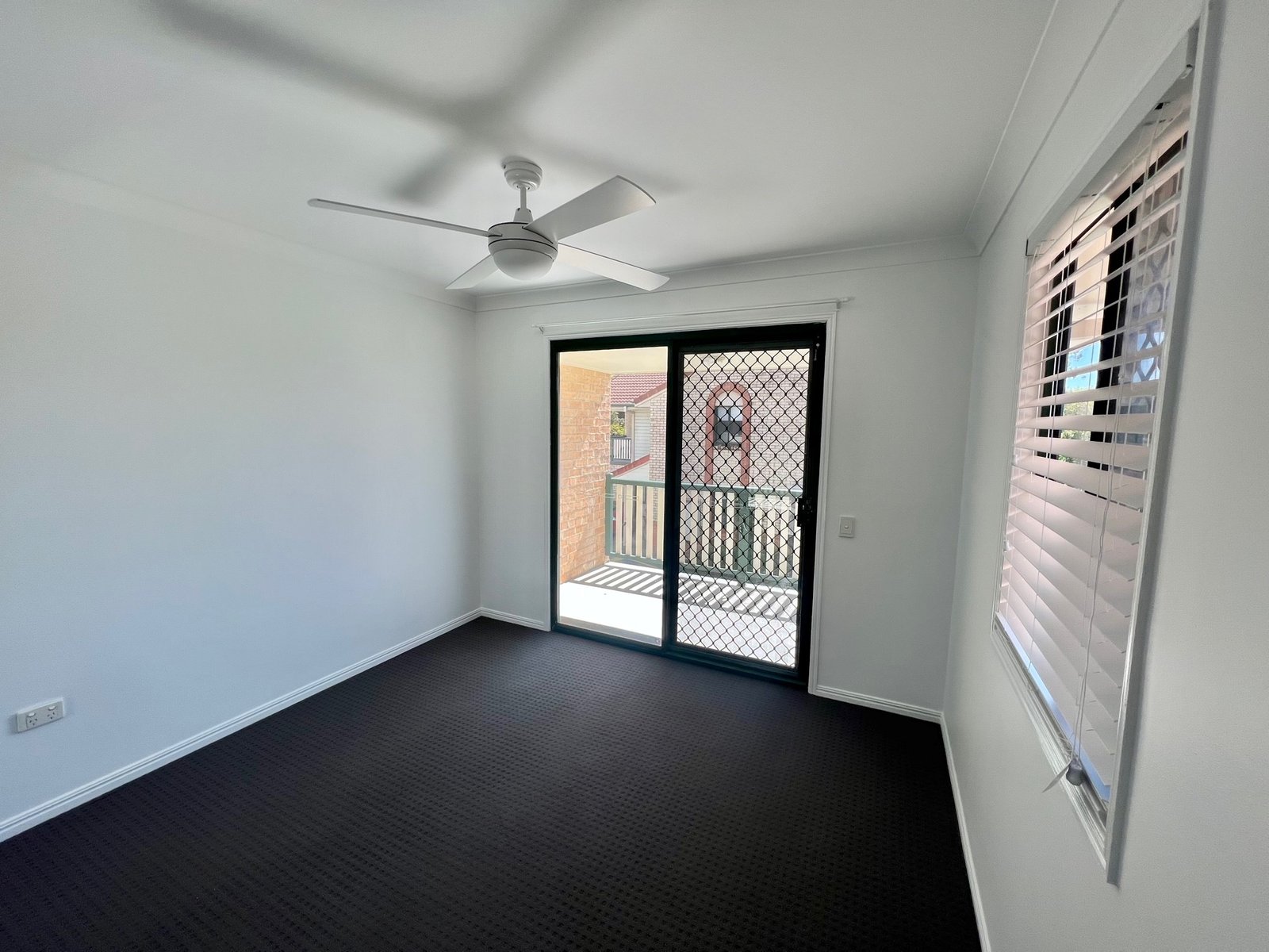 6/27-33 Mattocks Road BURLEIGH WATERS 2