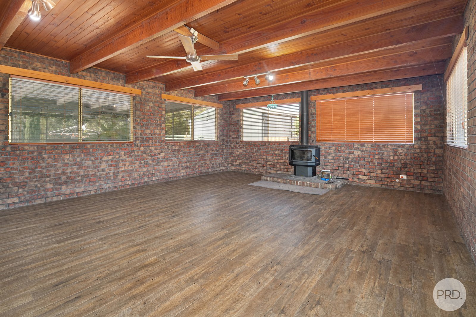 627 Dowling Road CARDIGAN 10