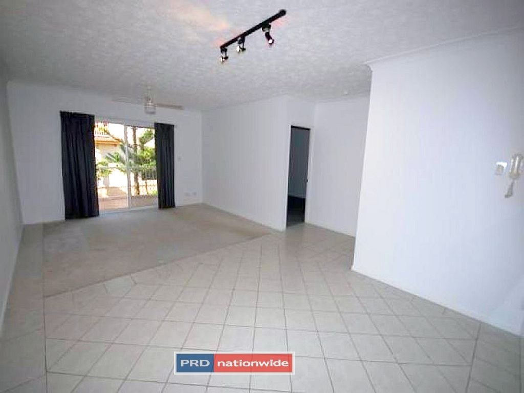 6/27 Seagull Ave  MERMAID BEACH 4