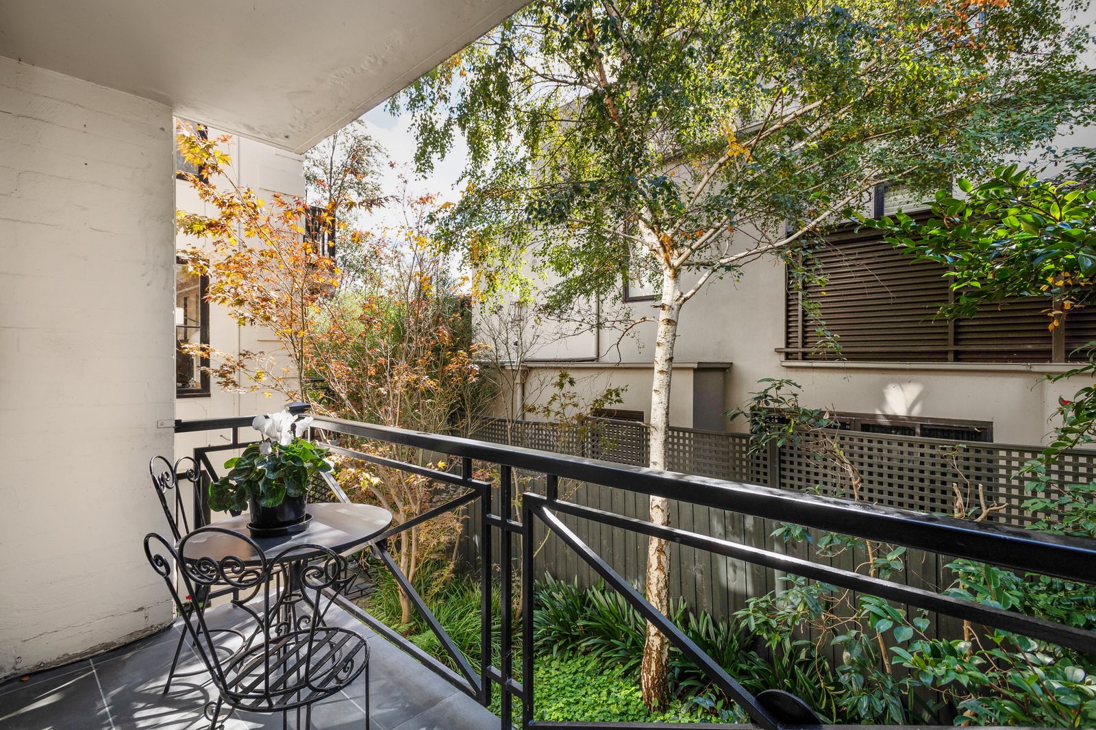 Real Estate and Property in 6/27 Tintern Ave, Toorak, VIC