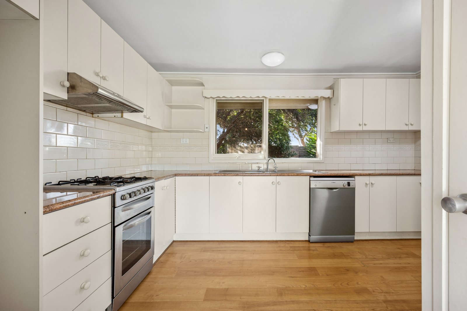 Gallery: 6/270 Spring Road