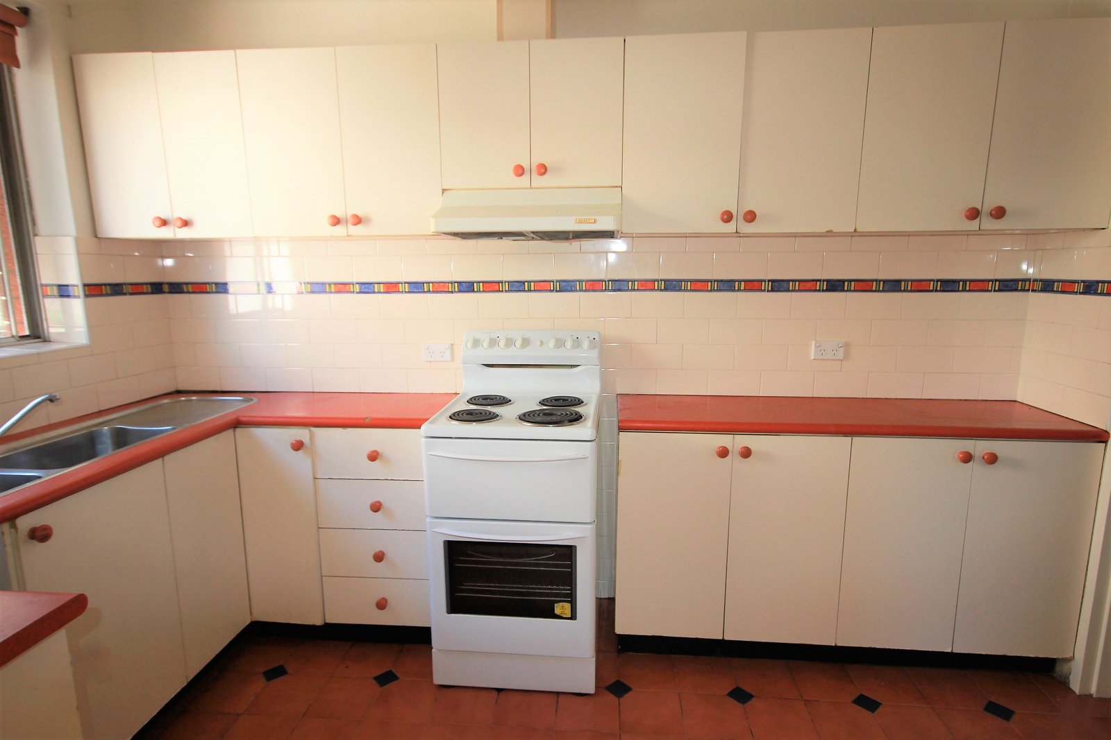 6/28 Guinea Street KOGARAH 2