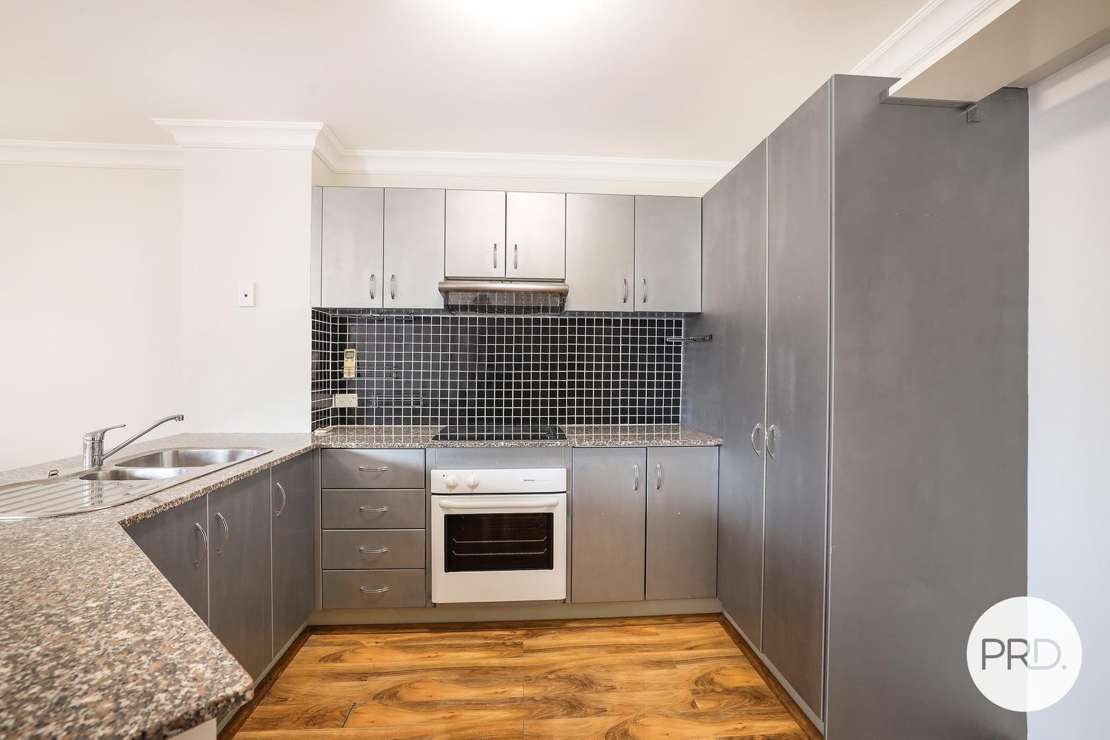 6/28 Little Norman Street SOUTHPORT 3