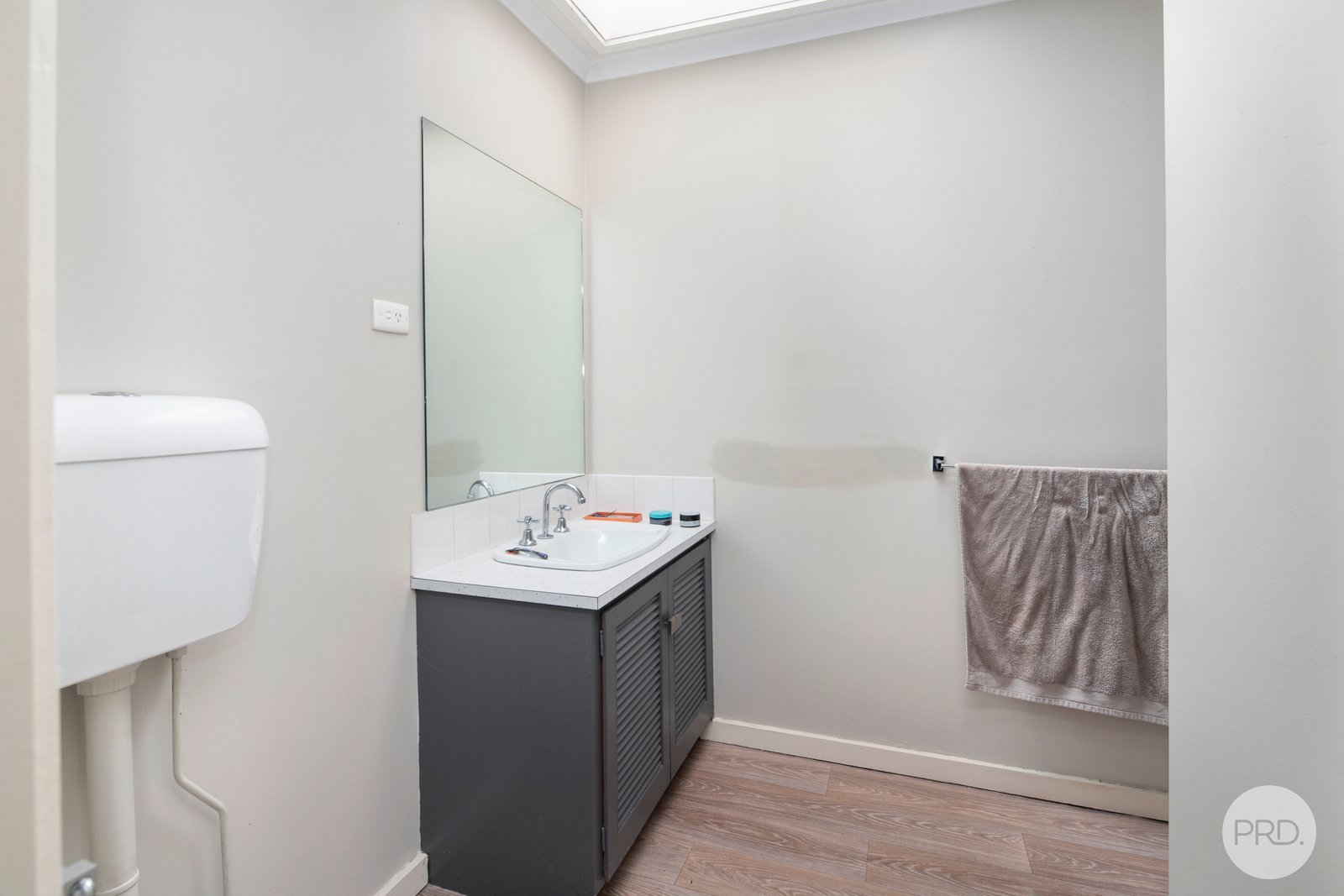 628B Wilson Street CANADIAN 5