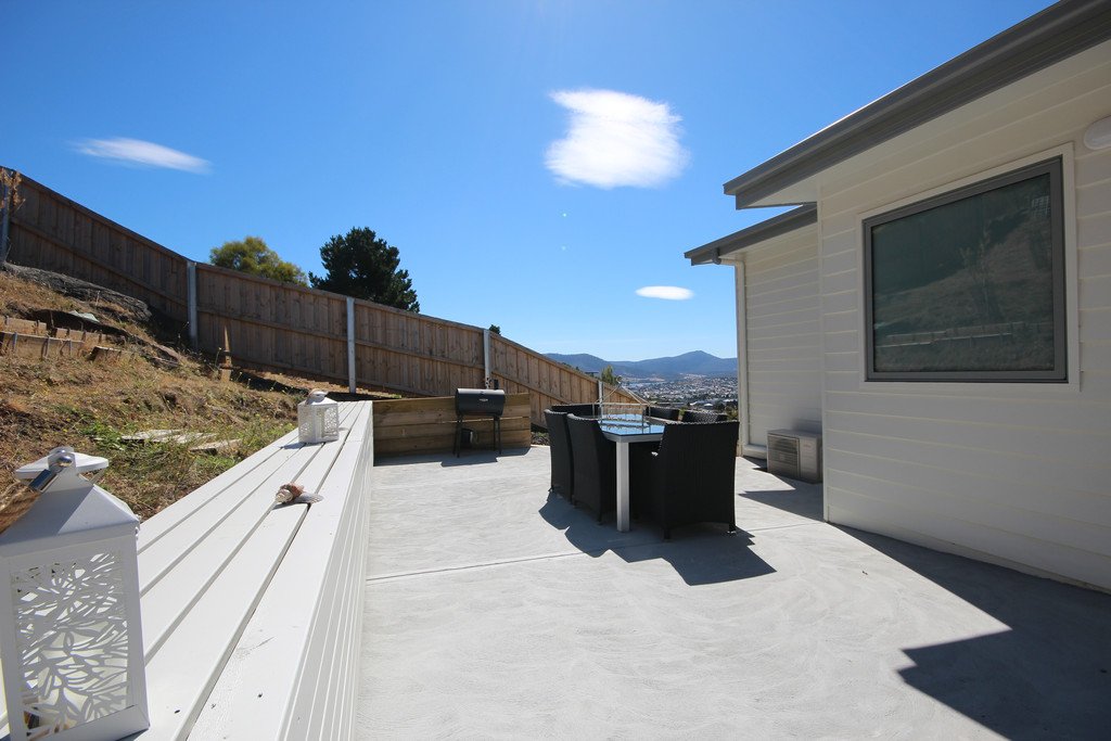 63 Athleen Avenue LENAH VALLEY 13