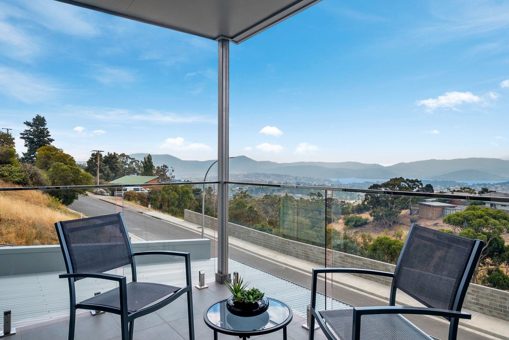 63 Athleen Avenue LENAH VALLEY 17