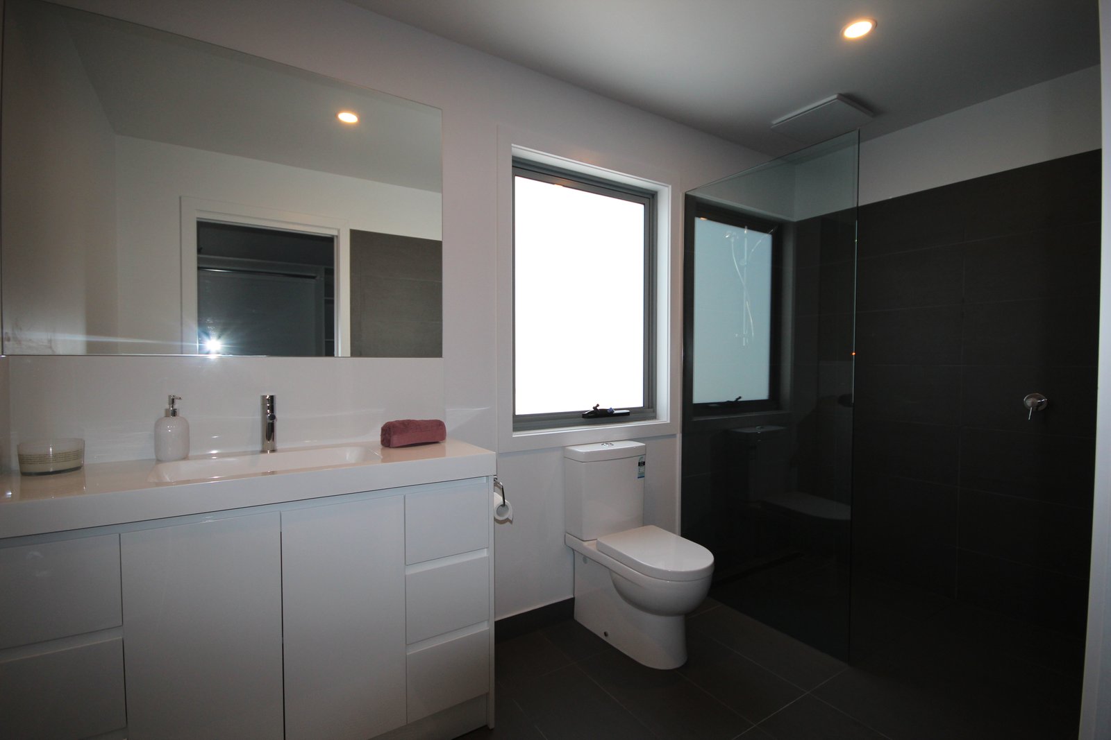 63 Athleen Avenue LENAH VALLEY 9