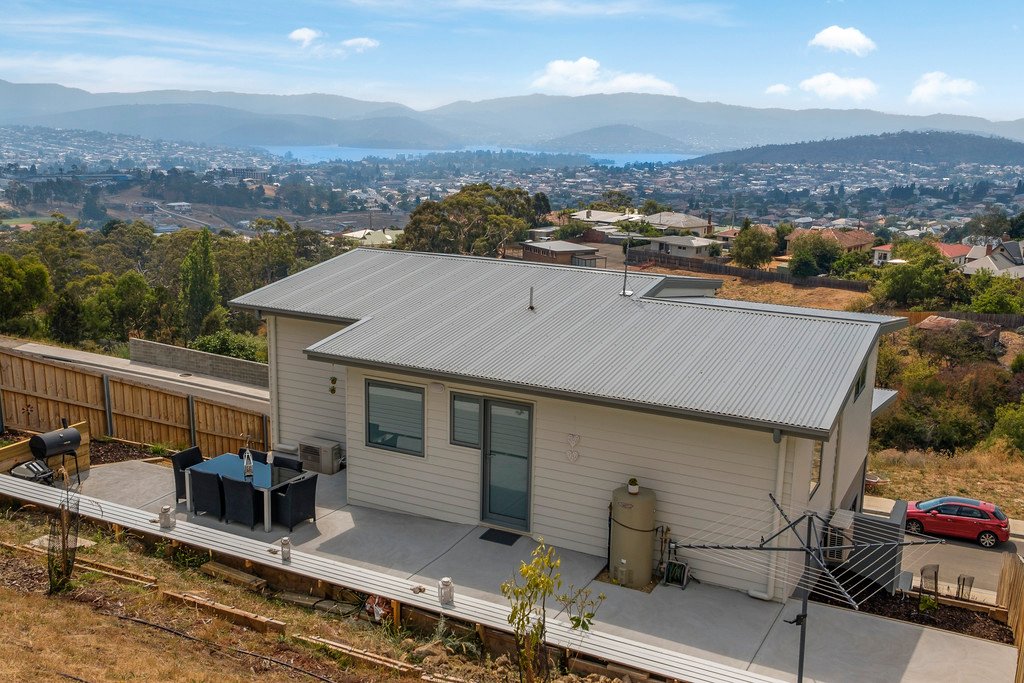 63 Athleen Avenue LENAH VALLEY 18