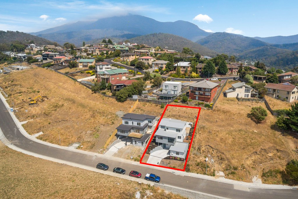 63 Athleen Avenue LENAH VALLEY 21