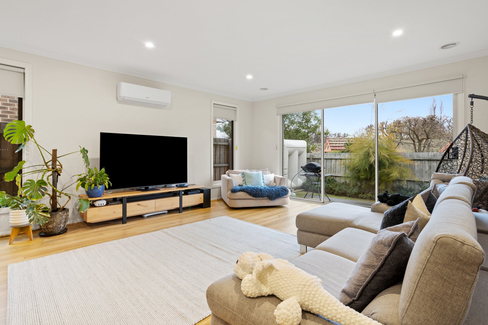 Gallery: 6/3 Bembridge Avenue