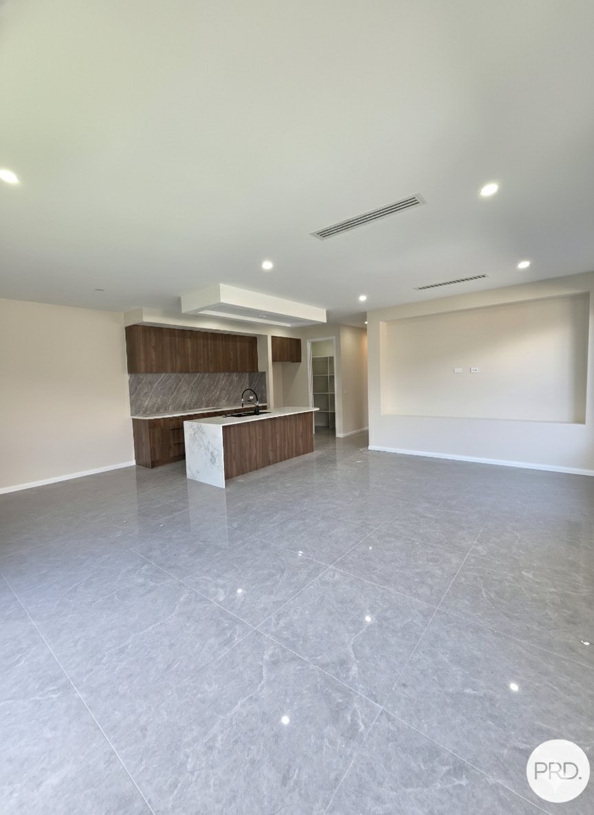 63 Carrera Crescent CLYDE 7