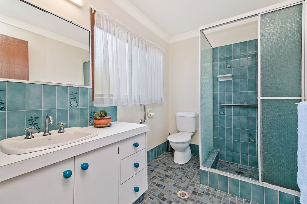 63 Cominan Ave  BANORA POINT 8