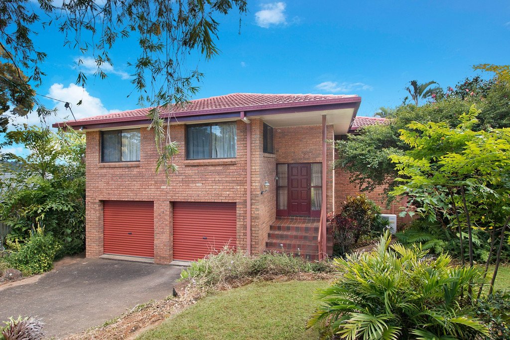 63 Cominan Ave  BANORA POINT 10