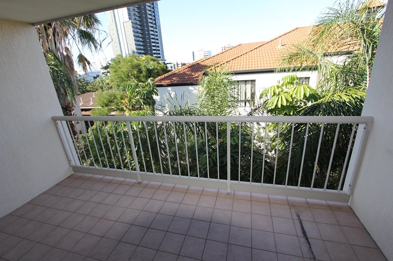 6/3 Garden Street SOUTHPORT 1