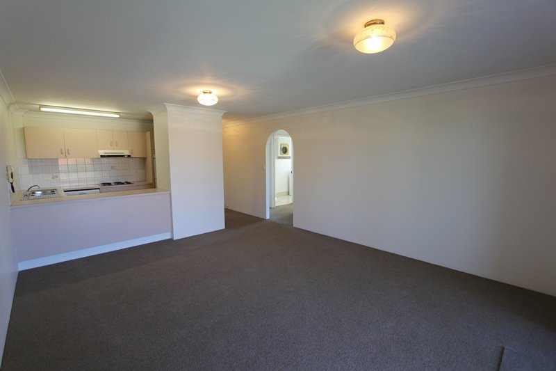 6/3 Garden Street SOUTHPORT 2