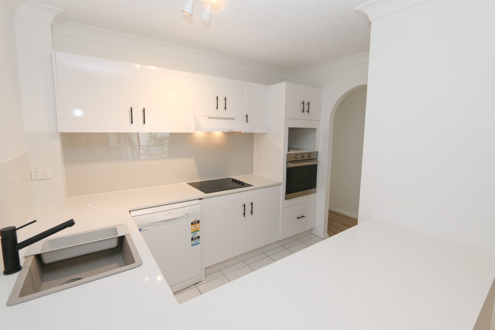 6/3 Garden Street SOUTHPORT 5