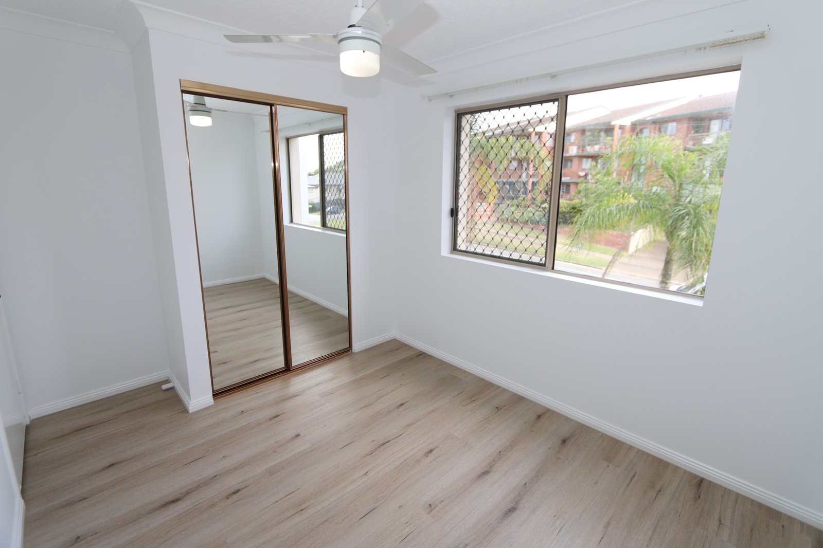 6/3 Garden Street SOUTHPORT 8