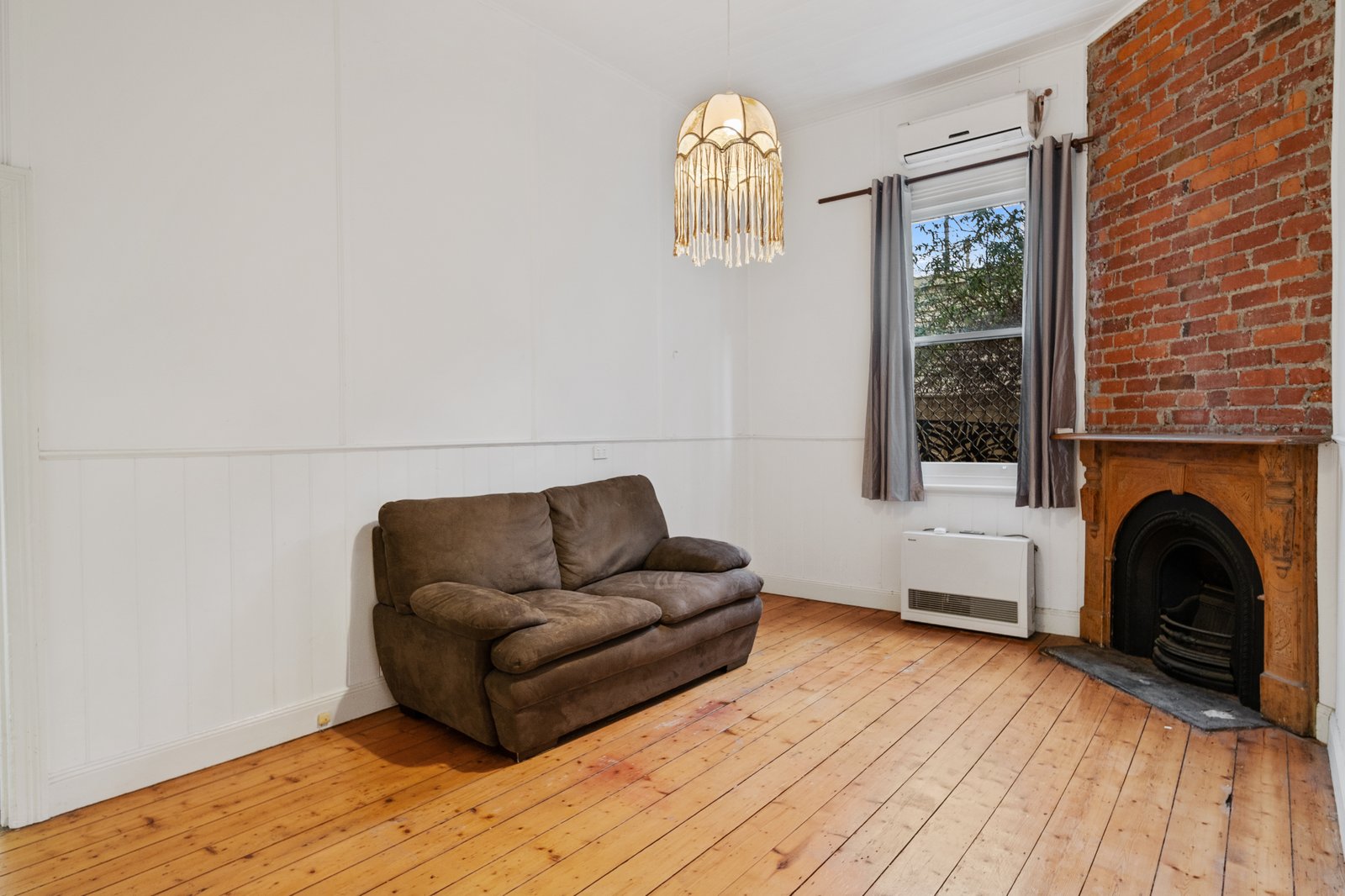 63 Gladstone Street QUARRY HILL 5