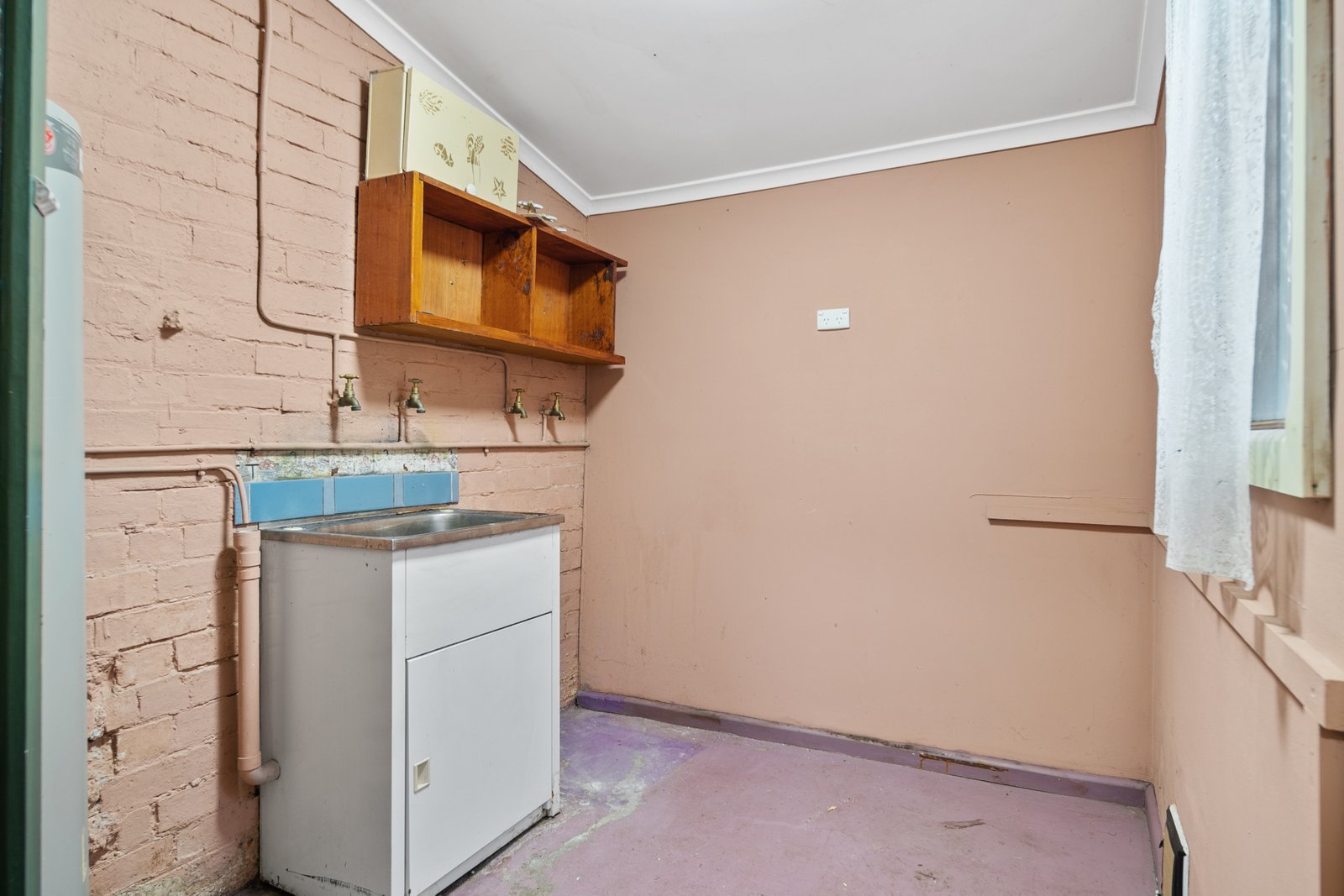 63 Gladstone Street QUARRY HILL 9