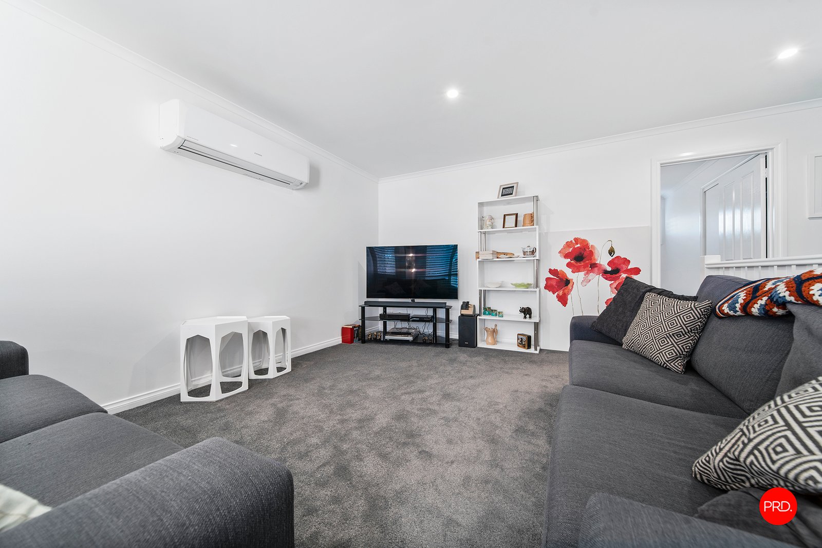 63 Havlin Street East  FLORA HILL 8