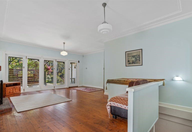 63 Hawkesbury Road SPRINGWOOD 4