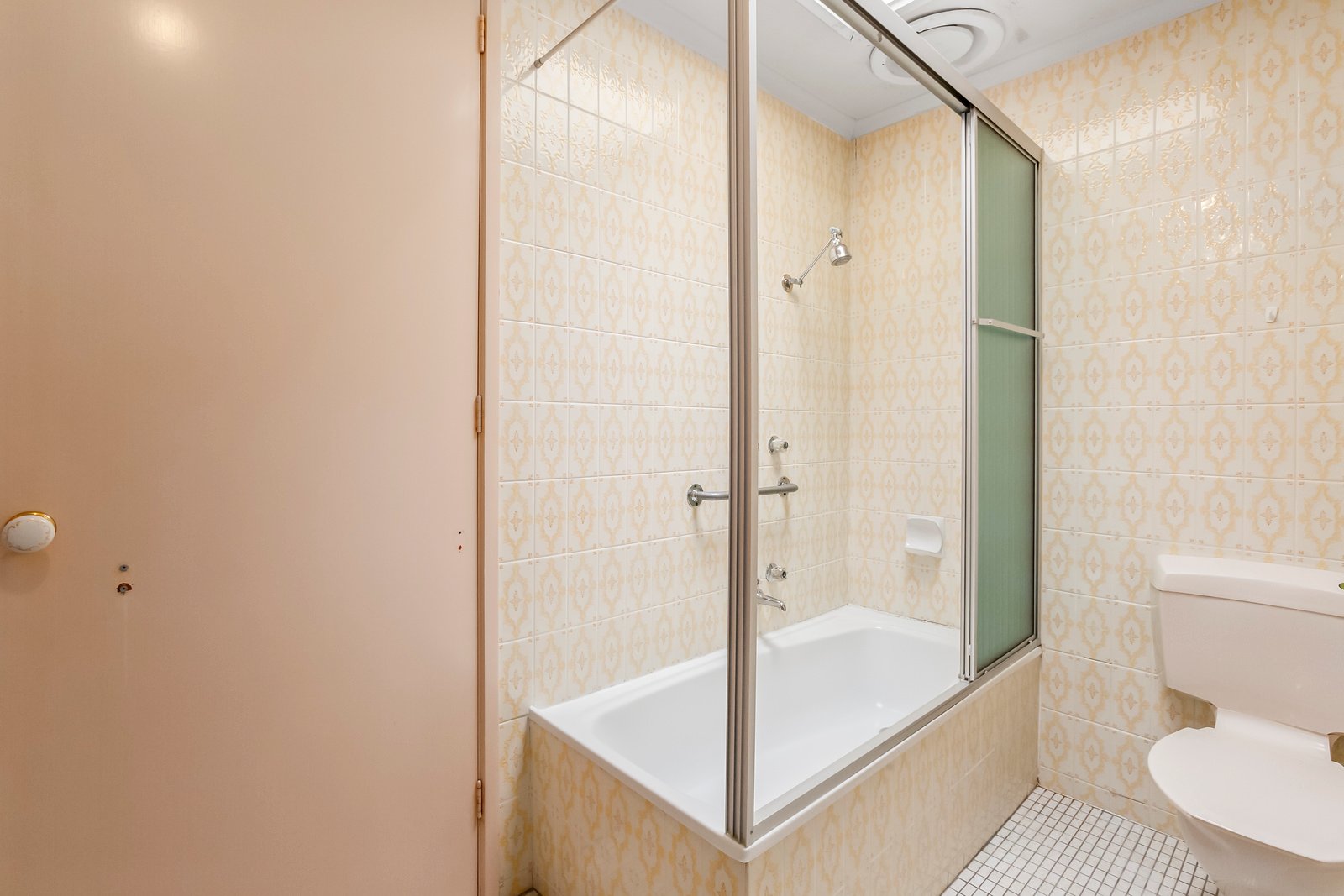 Real Estate and Property in 6/3 Hermitage Road , Newtown, VIC