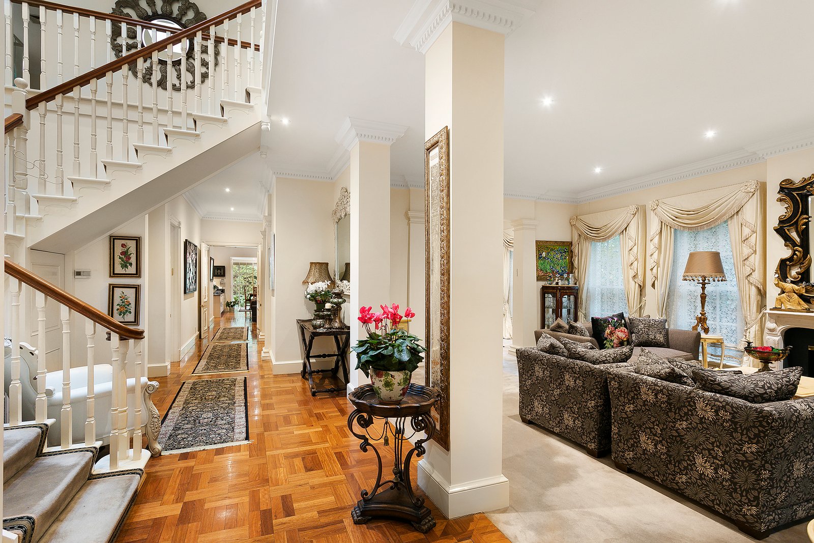 Real Estate and Property in 63 Hopetoun Road, Toorak, VIC