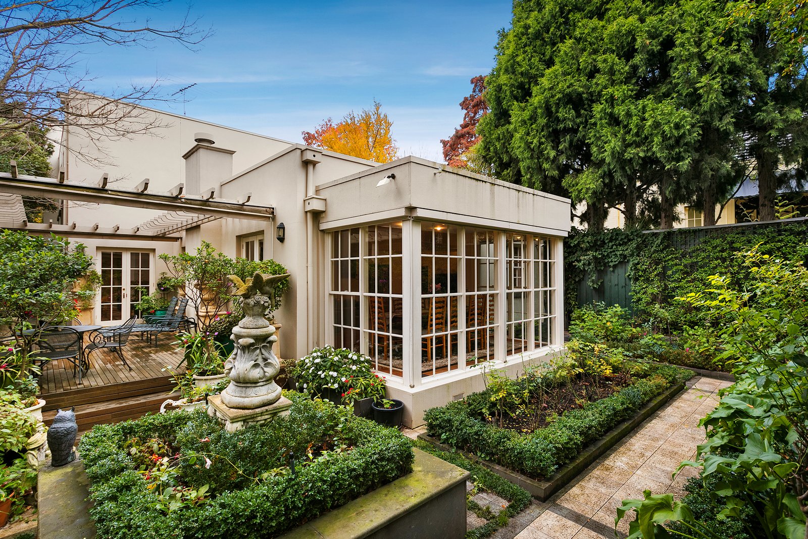 Real Estate and Property in 63 Hopetoun Road, Toorak, VIC