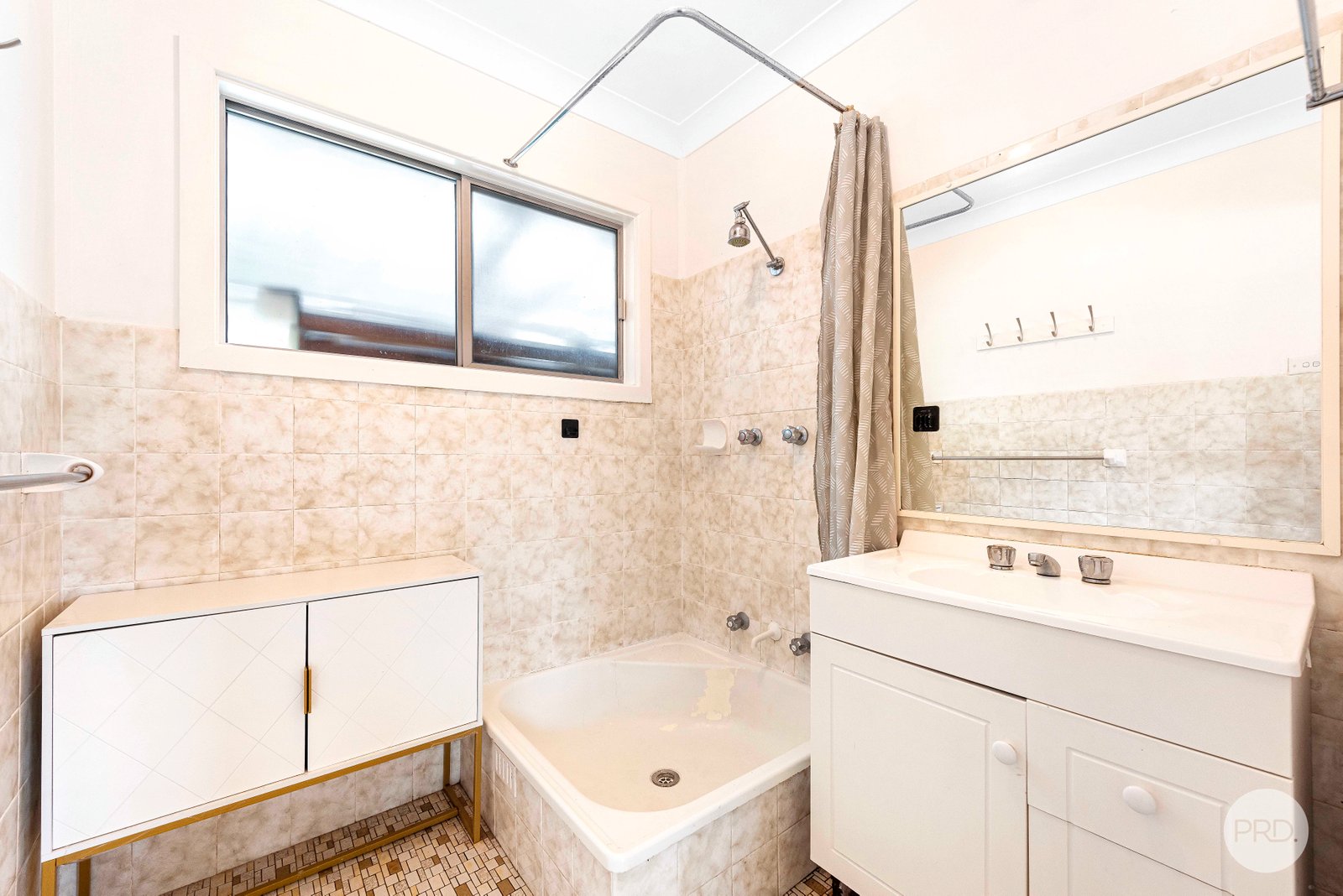 63 Horace Street SHOAL BAY 12