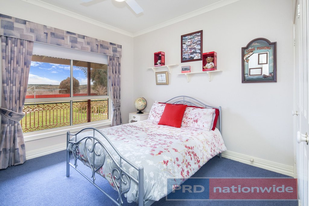 63 Johns Road CRESWICK 8