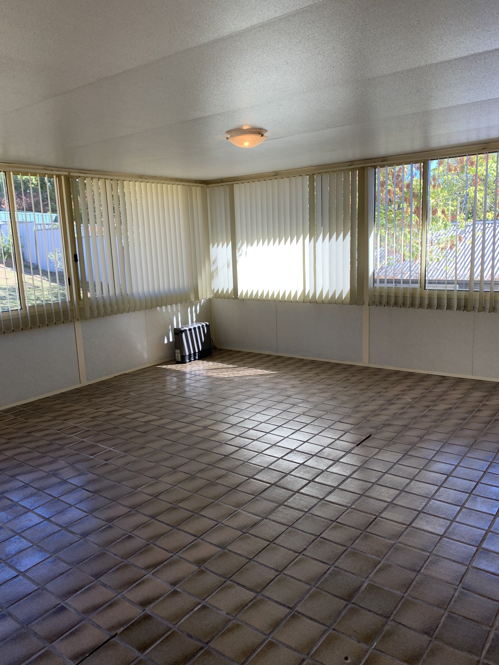 63 Lambie Street TUMUT 10