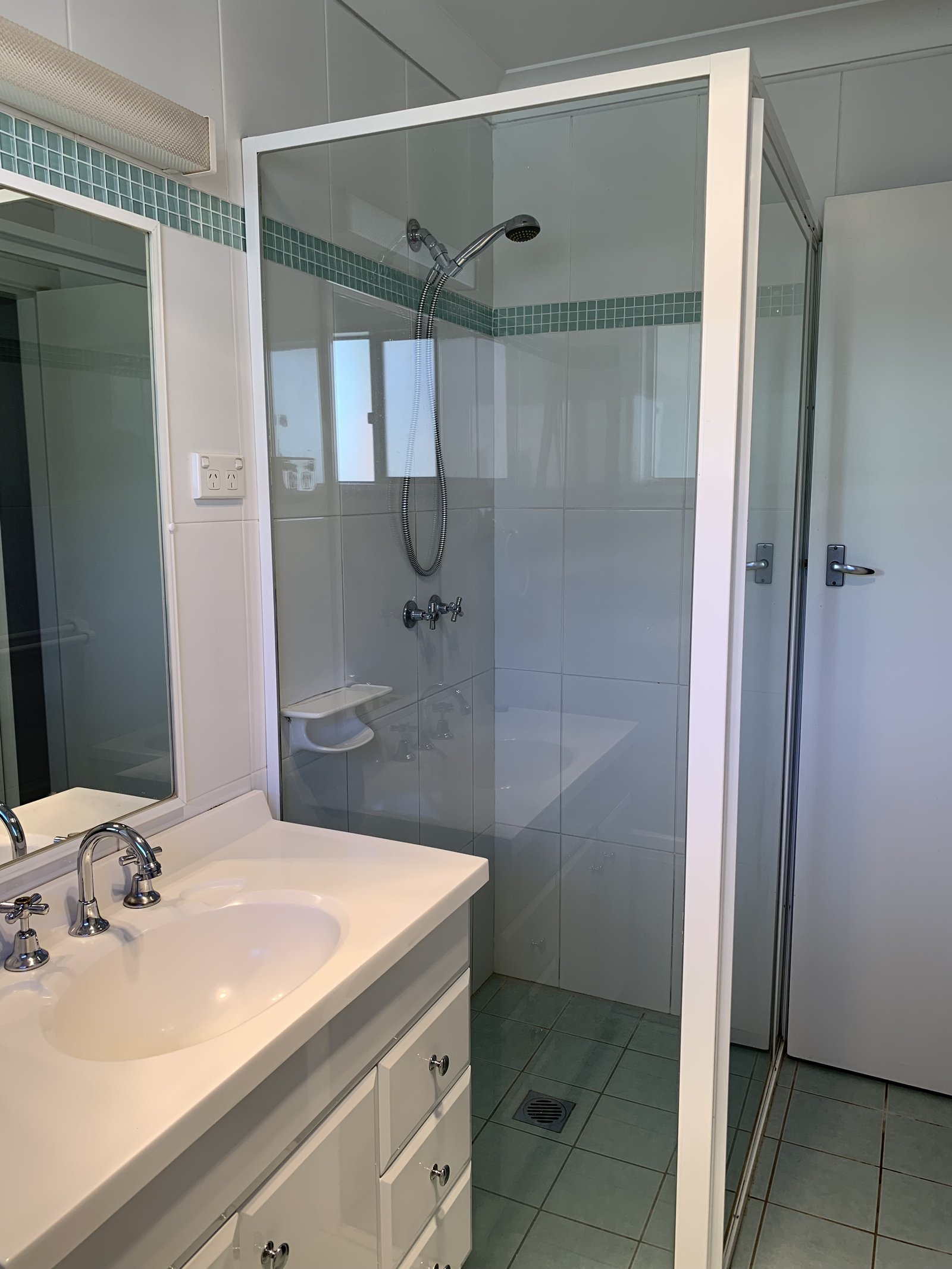 63 Lambie Street TUMUT 17