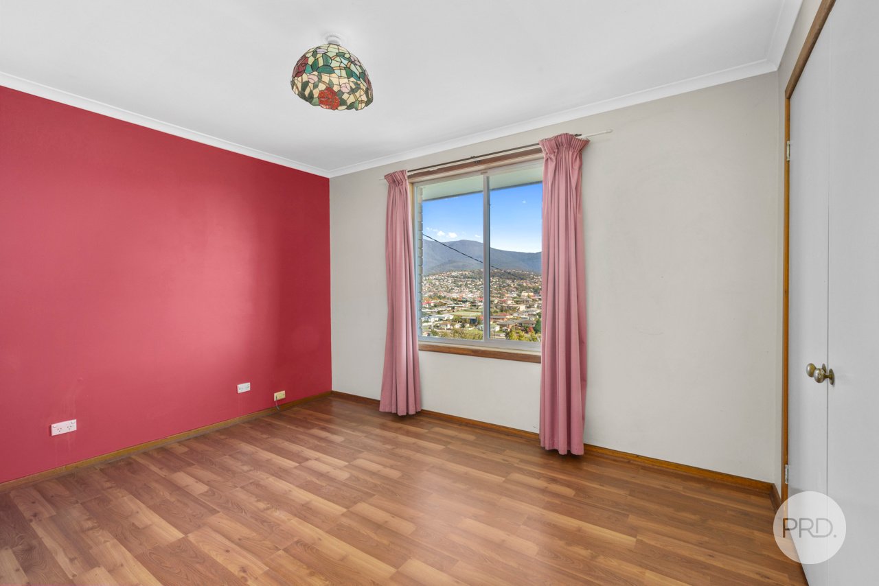63 Lennox Avenue LUTANA 10