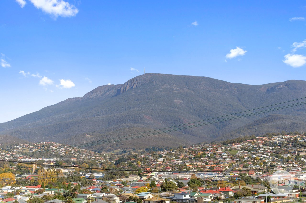 63 Lennox Avenue LUTANA 11