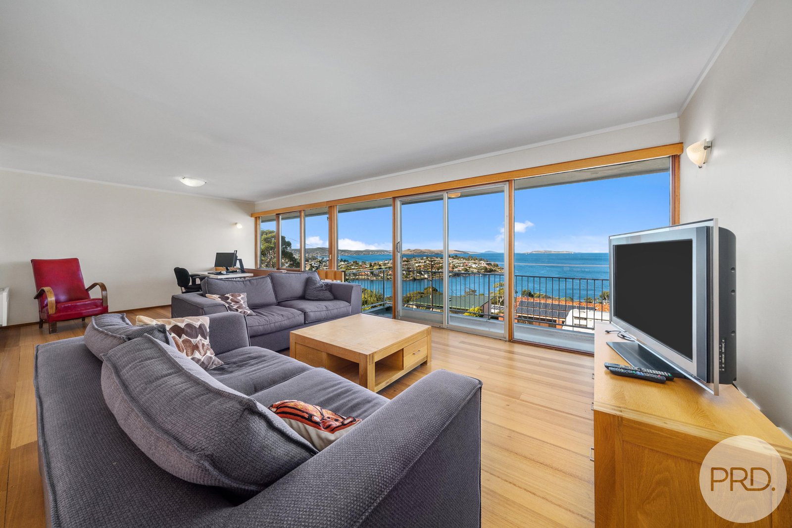 63 Leura Street ROSNY 1