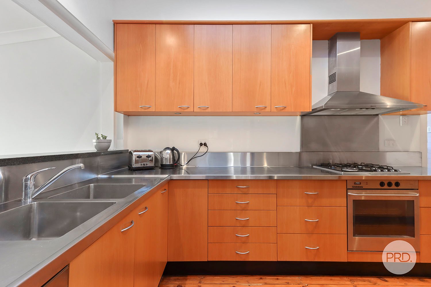 63 Lloyd Street OATLEY 9