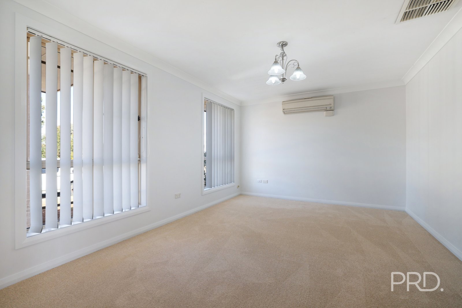 63 Manilla Road TAMWORTH 5