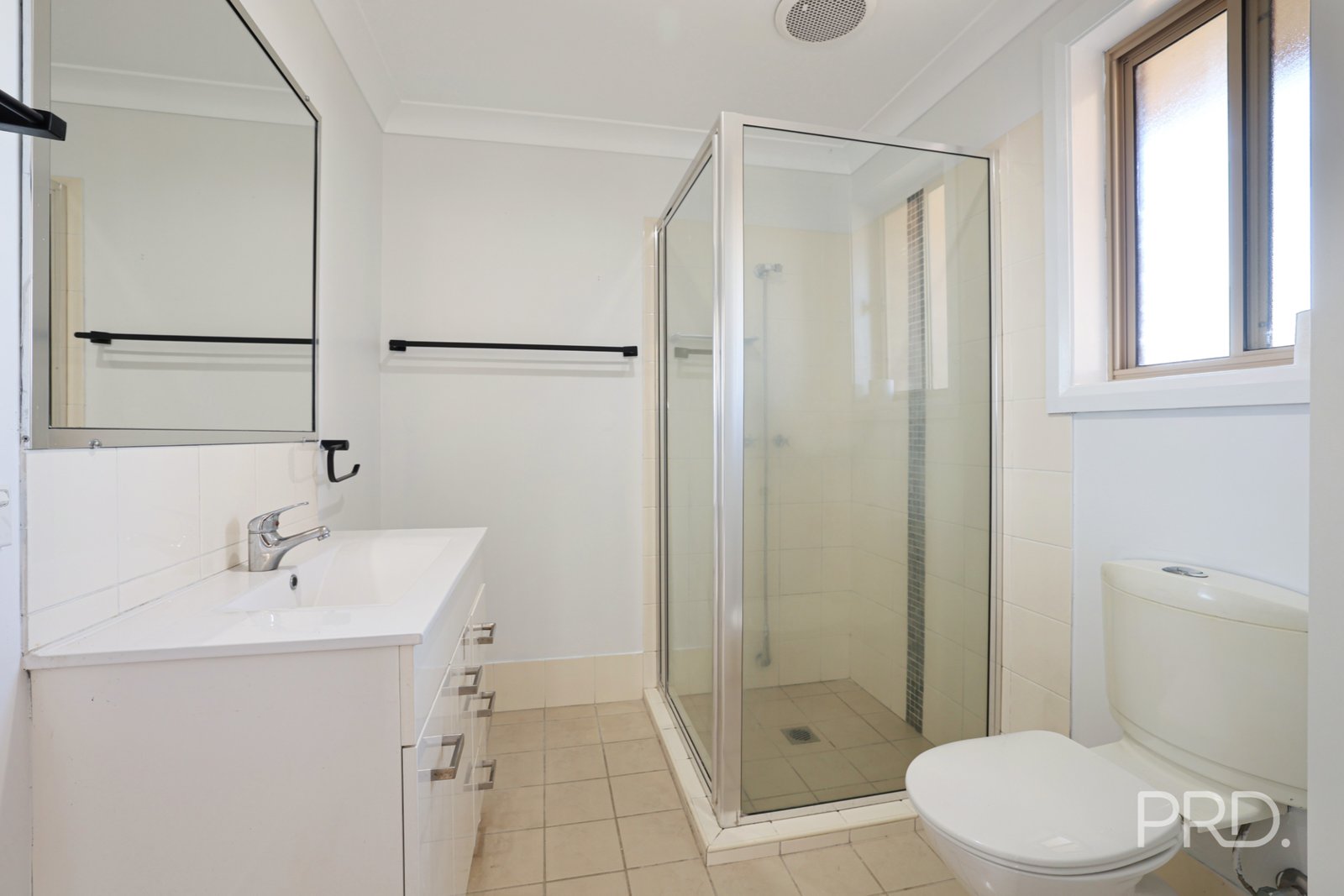 63 Manilla Road TAMWORTH 12