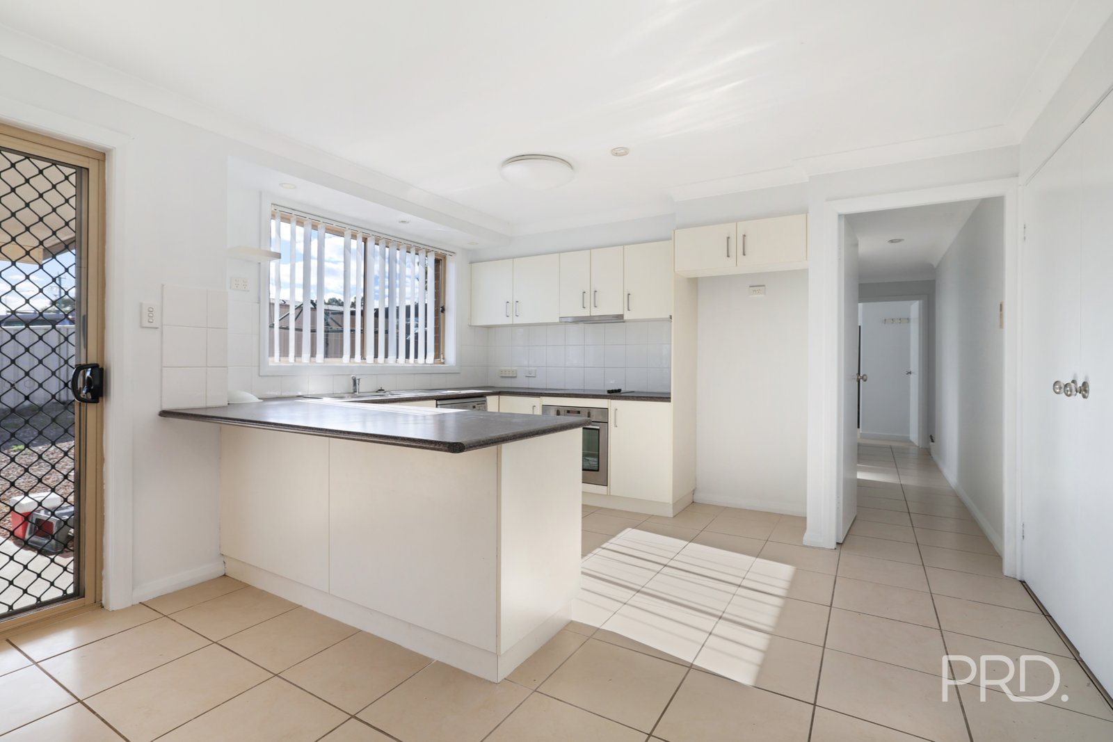 63 Manilla Road TAMWORTH 14