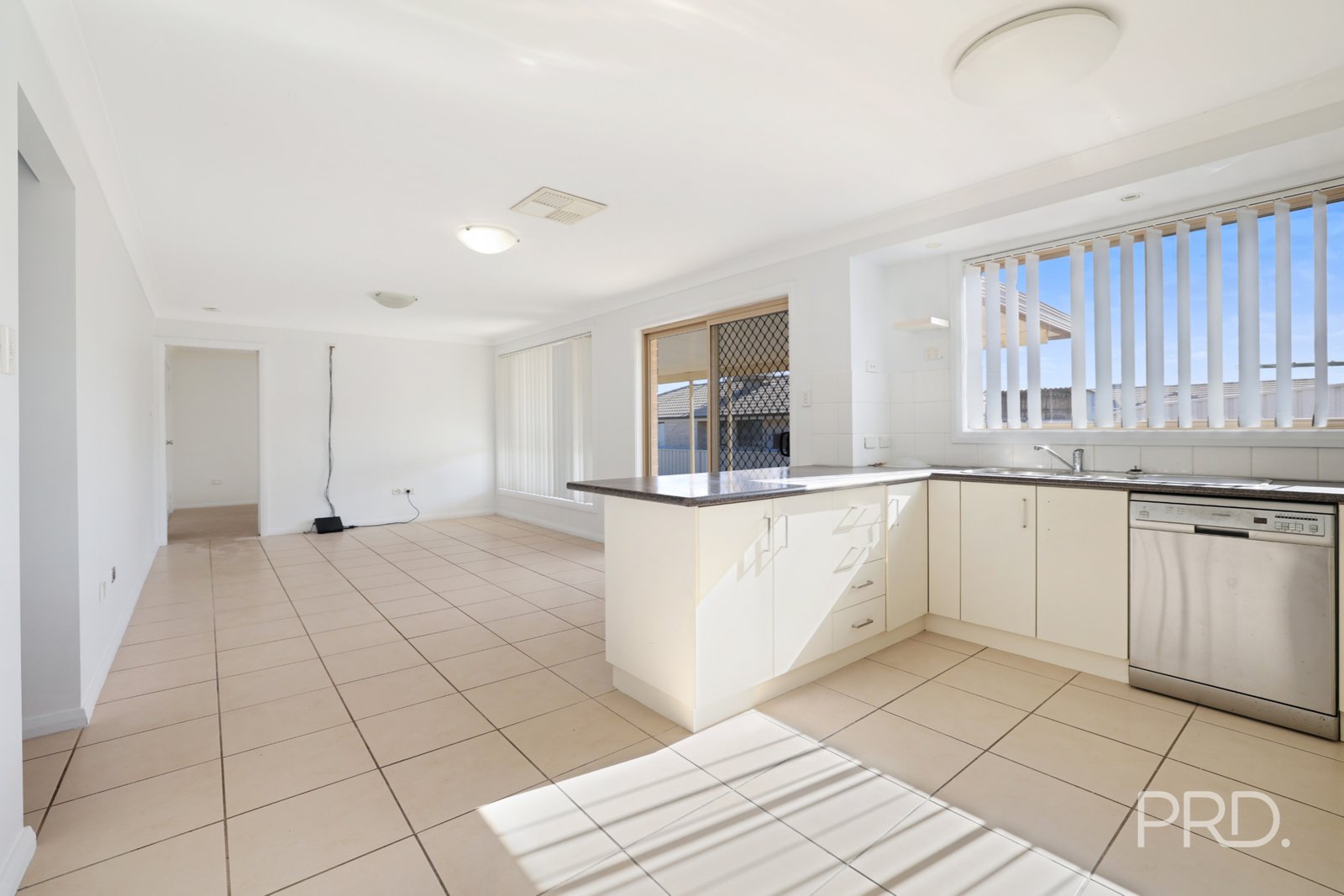 63 Manilla Road TAMWORTH 16
