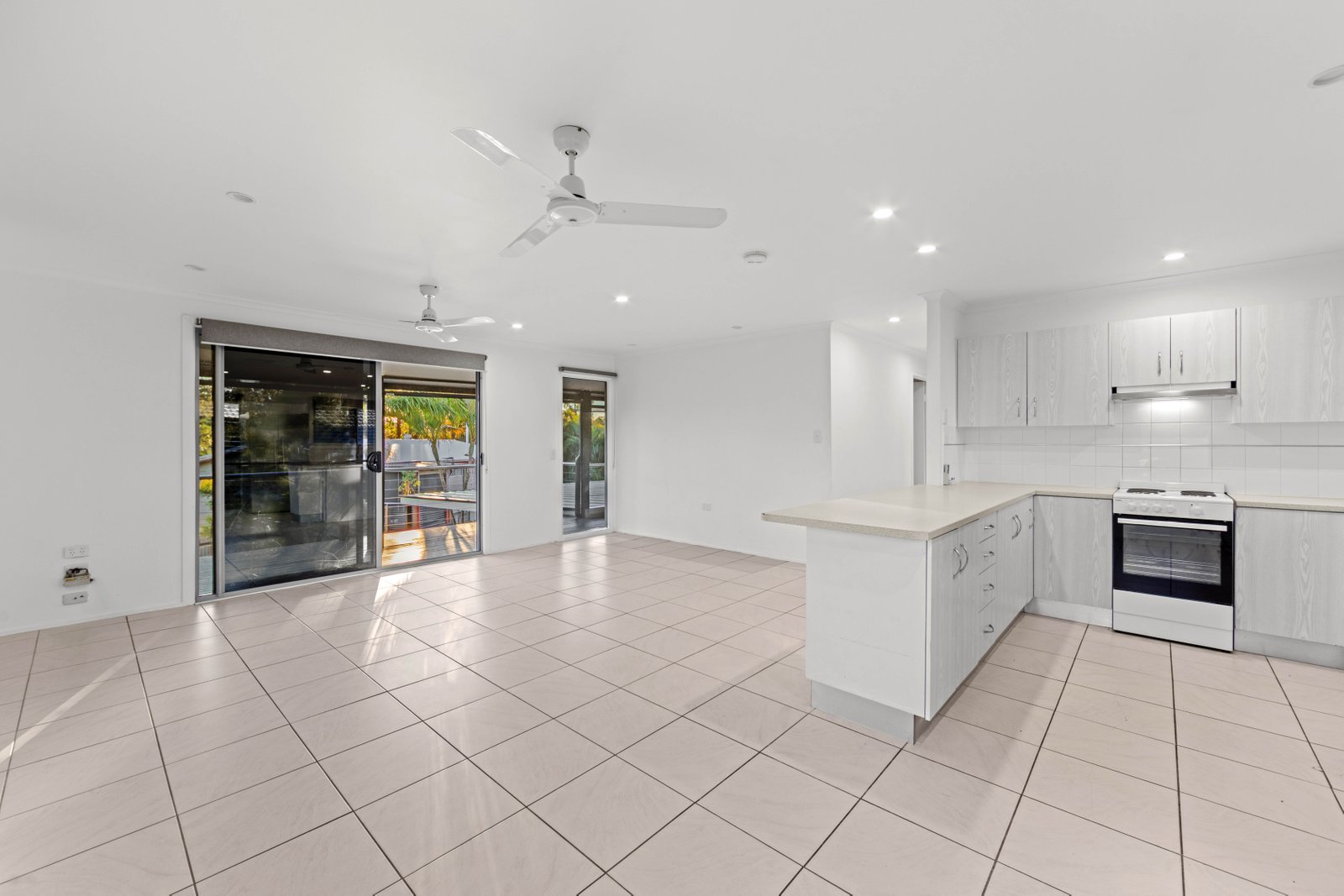 63 Mitchell Avenue MOLENDINAR 3