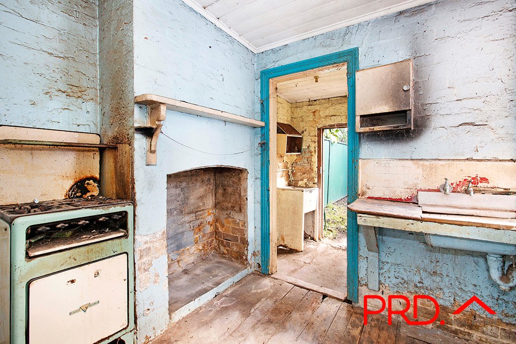 63 Newington Road MARRICKVILLE 6