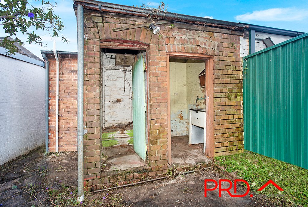 63 Newington Road MARRICKVILLE 9