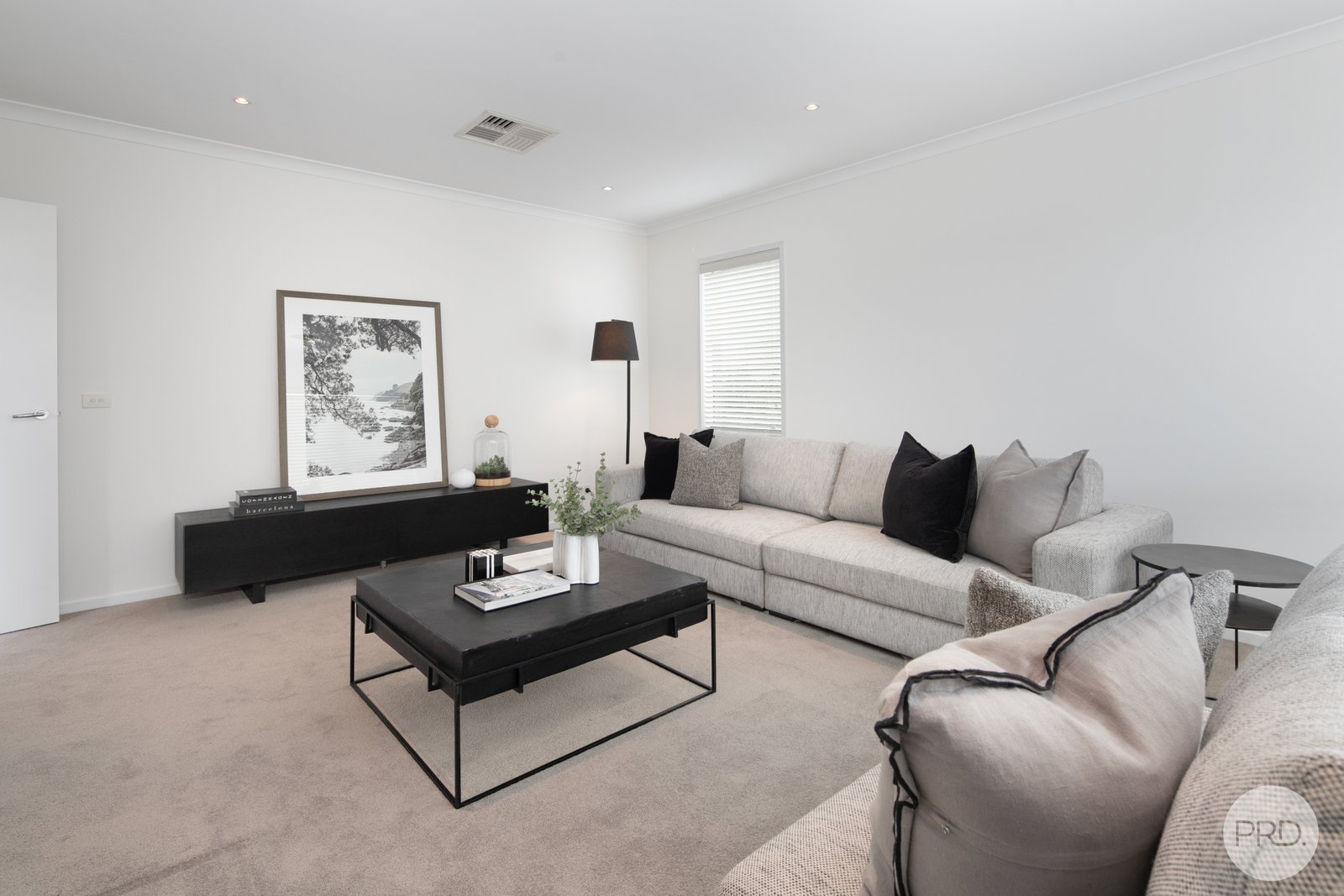 63 Normlyttle Parade MINERS REST 5